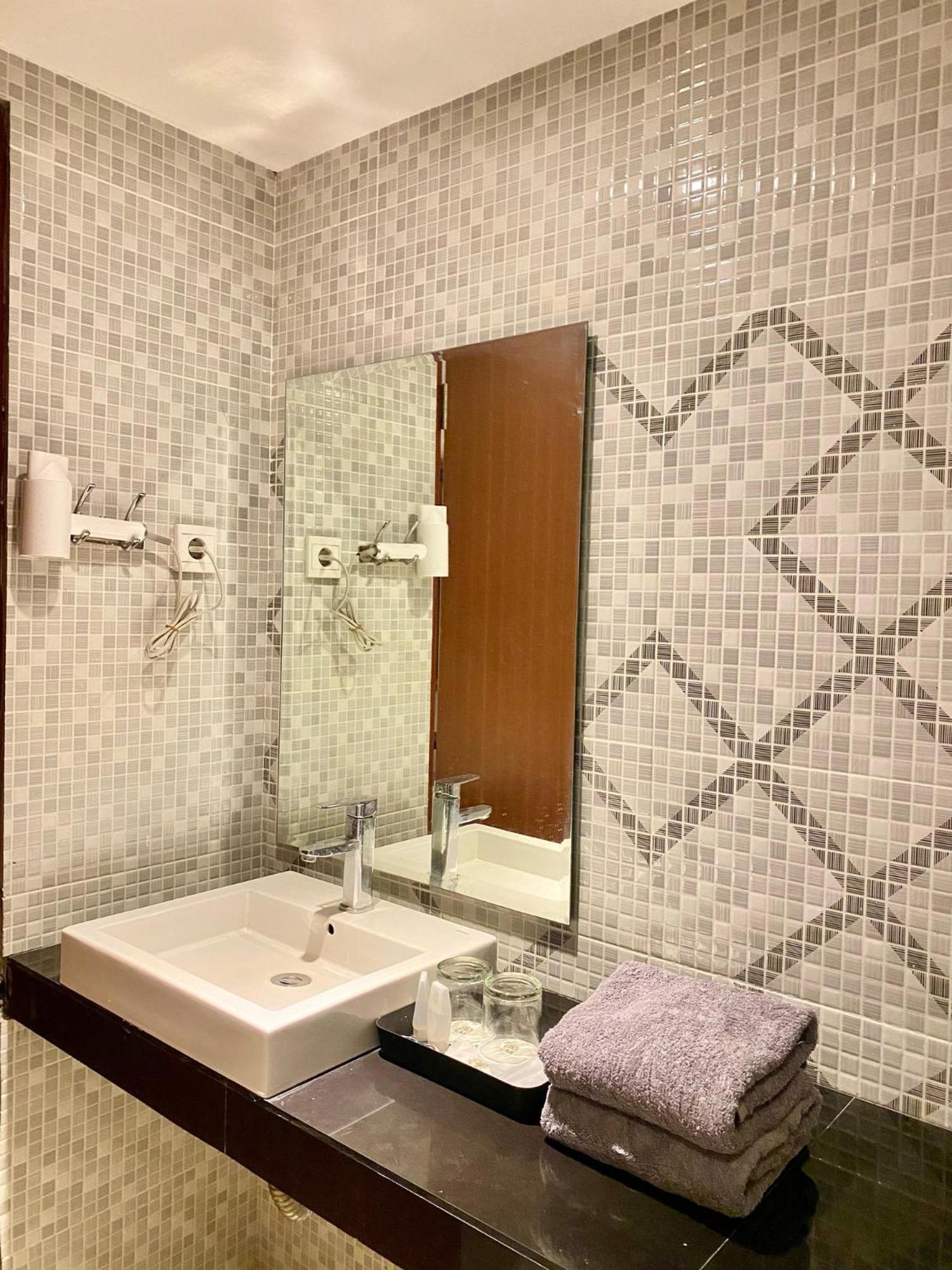 Sm Tower Hotel And Convention Berau Tanjung Redep Kültér fotó