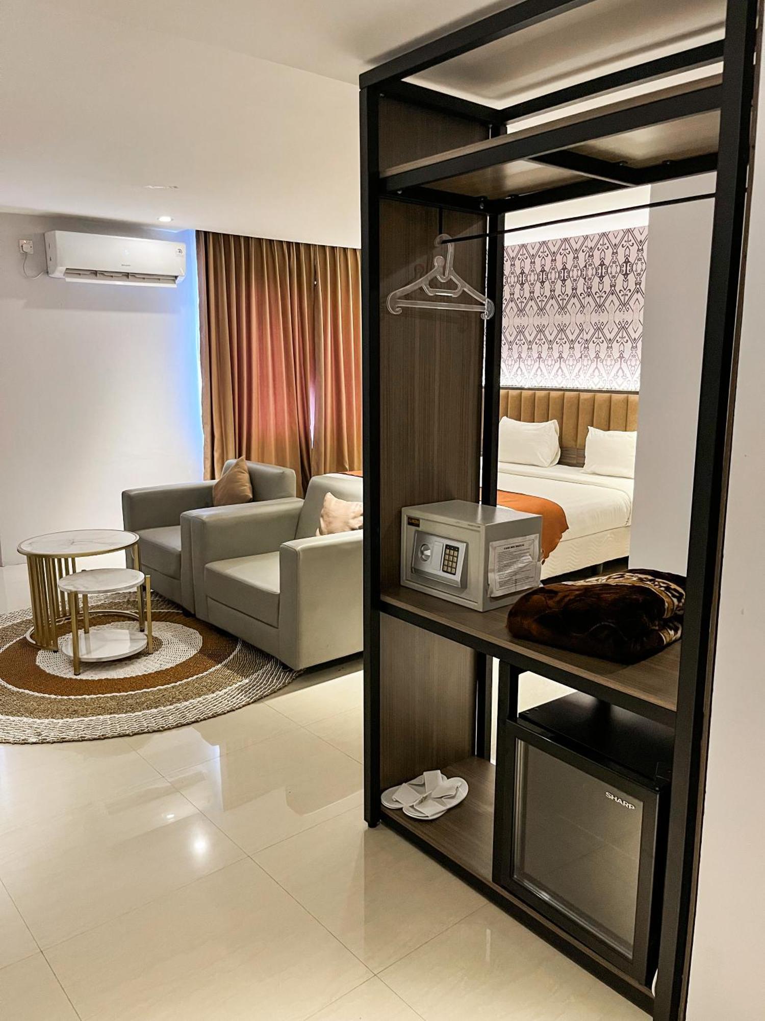 Sm Tower Hotel And Convention Berau Tanjung Redep Kültér fotó
